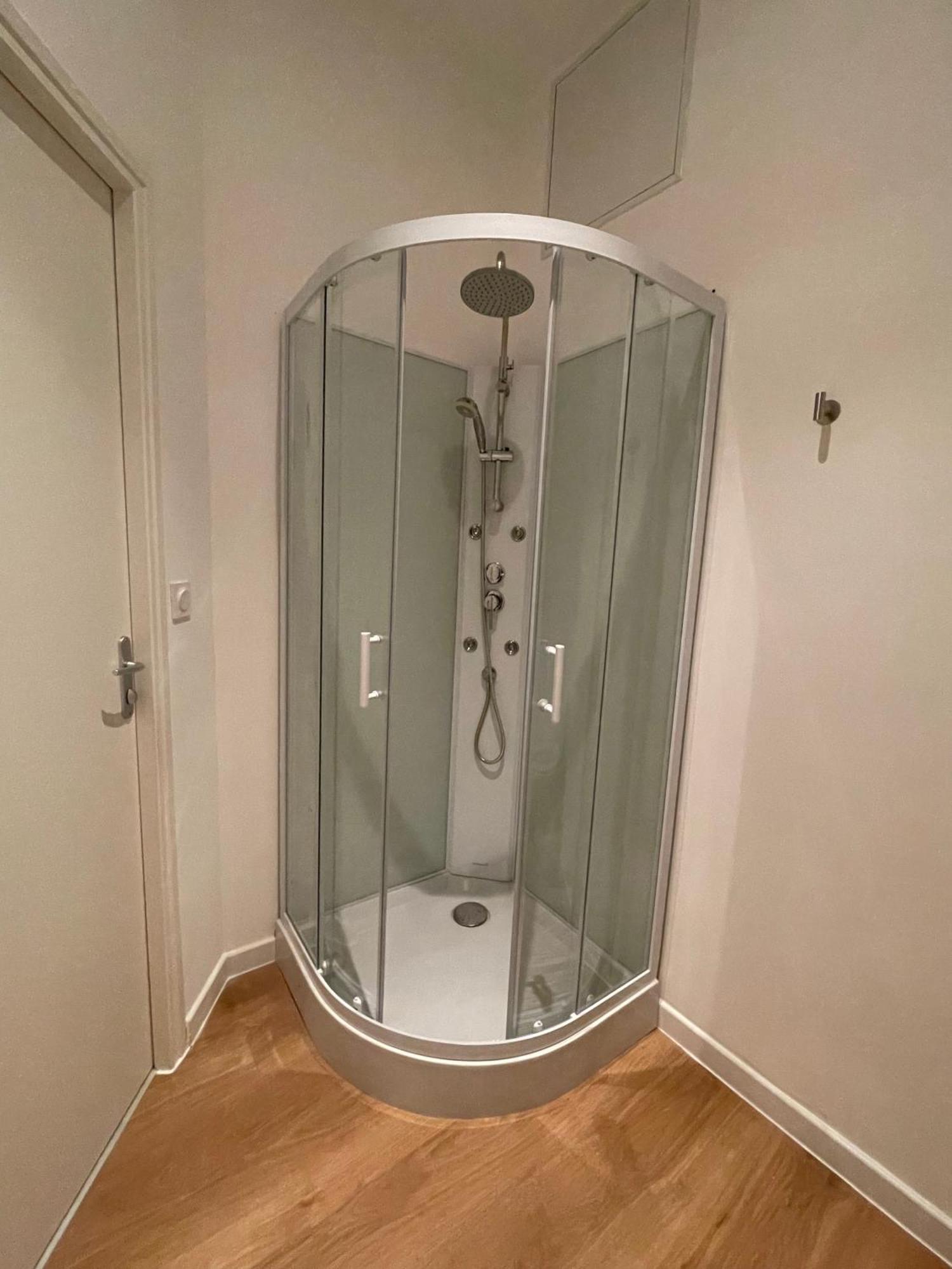 Edenly Stay Saint-Quentin  Kamer foto
